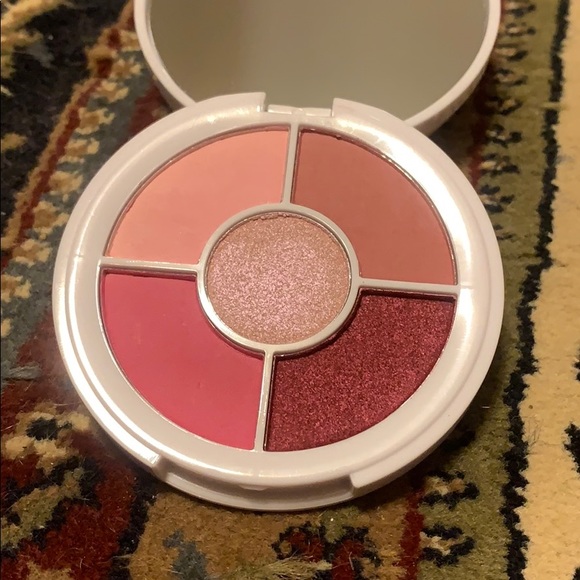 I Heart Revolution Makeup Revolution Donut Palette Poshmark